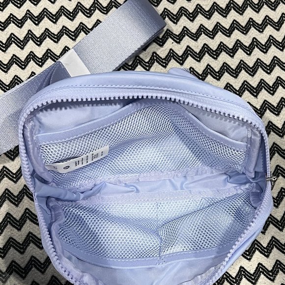 NWT Pastel Blue lululemon Everywhere Belt Bag EBB 1L - Picture 9 of 13
